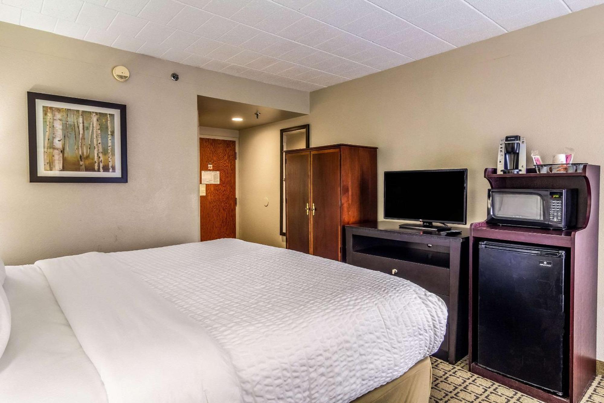 Clarion Inn Cranberry Township Ngoại thất bức ảnh