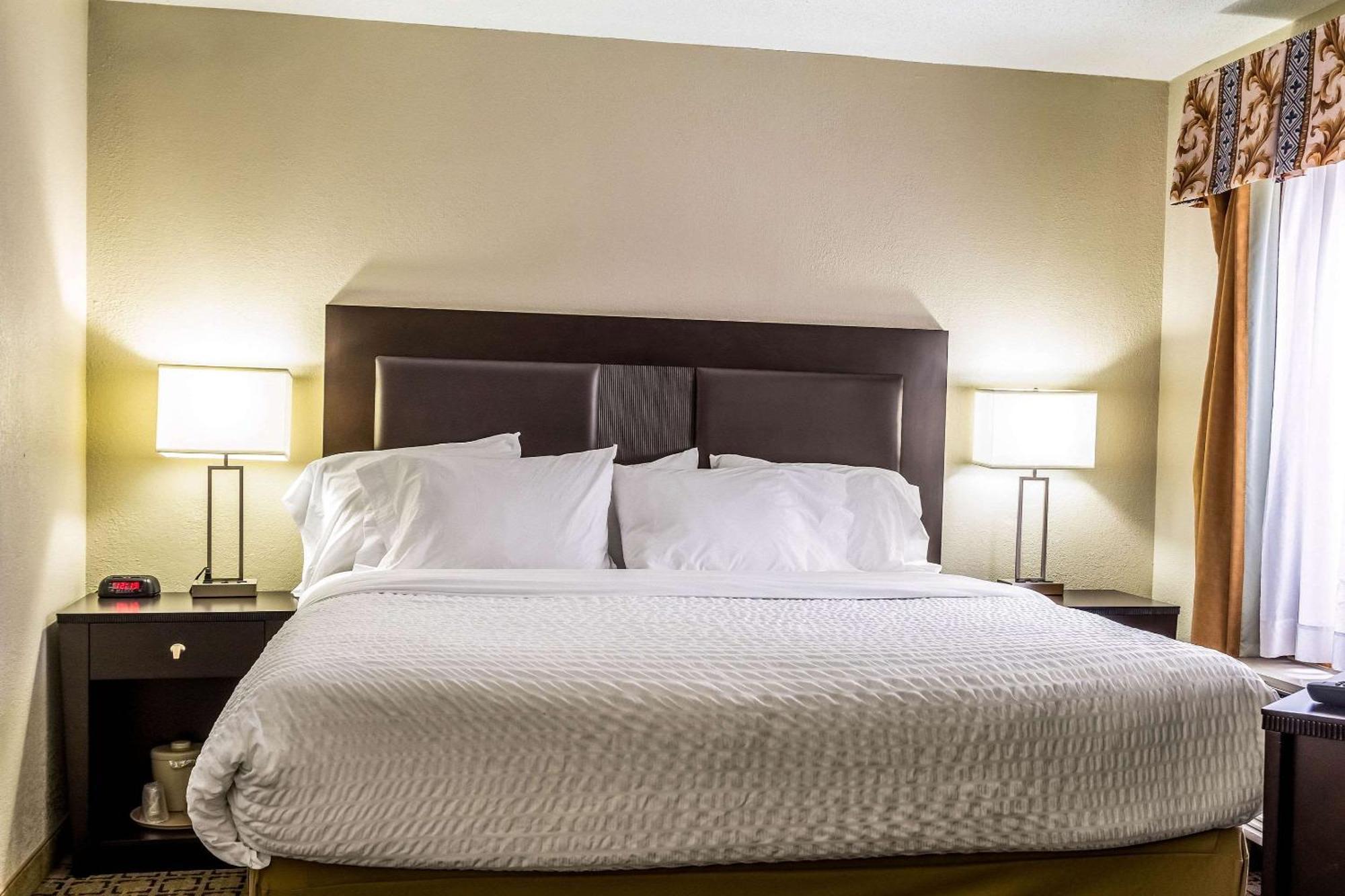 Clarion Inn Cranberry Township Ngoại thất bức ảnh